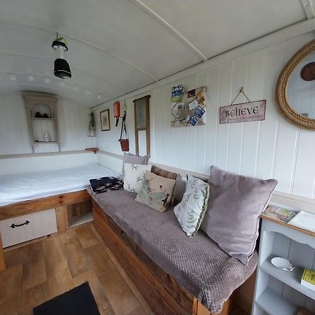 Fylingdales Meadowbeck - Shepherd Huts מראה חיצוני תמונה