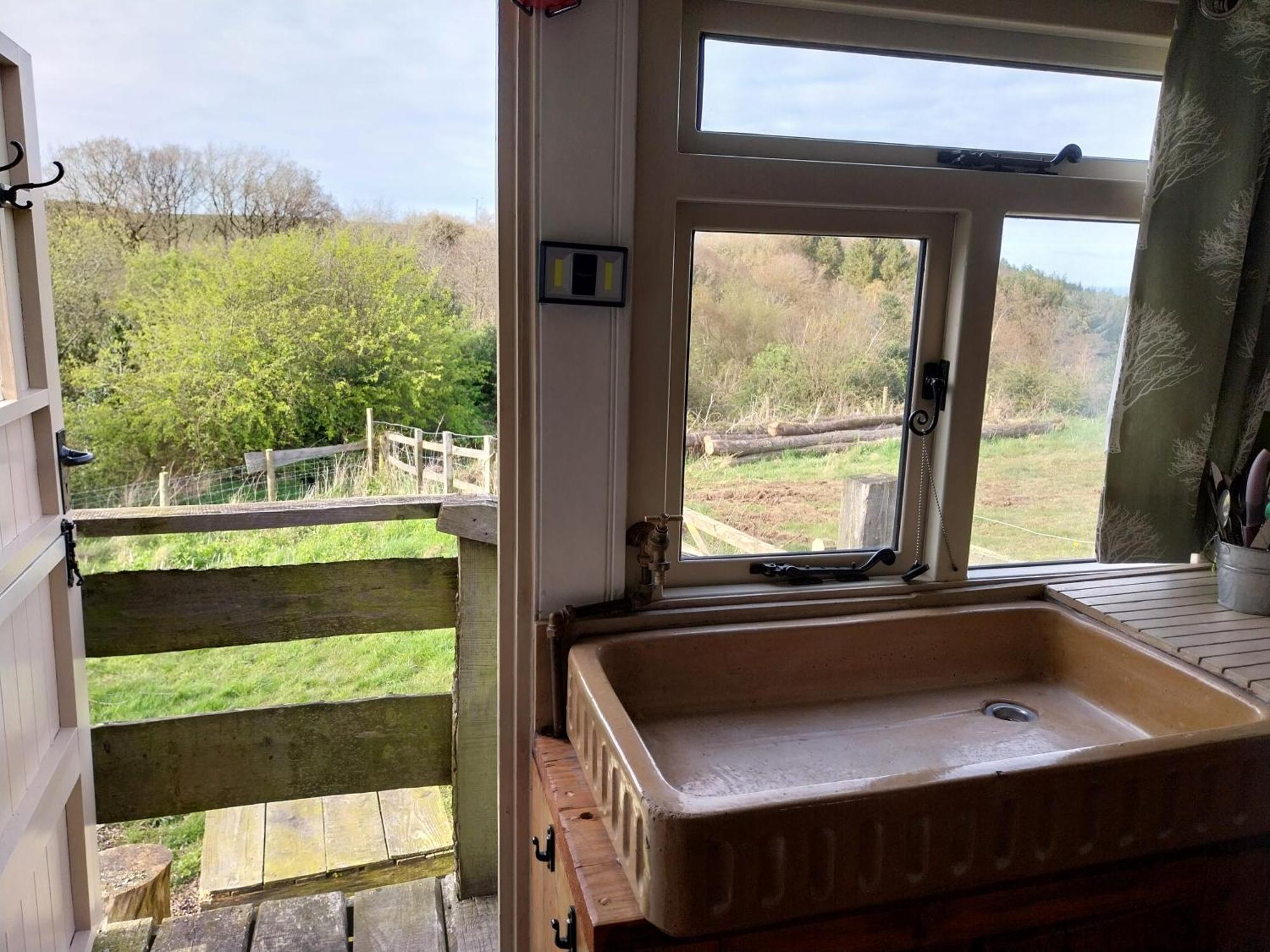 Fylingdales Meadowbeck - Shepherd Huts מראה חיצוני תמונה