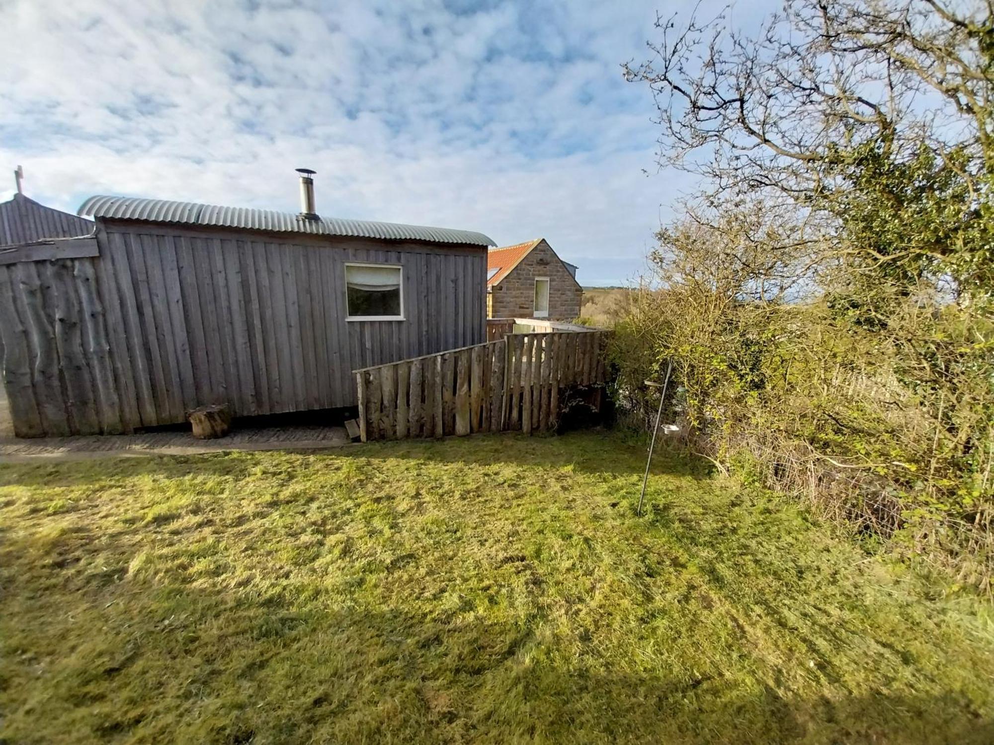 Fylingdales Meadowbeck - Shepherd Huts מראה חיצוני תמונה